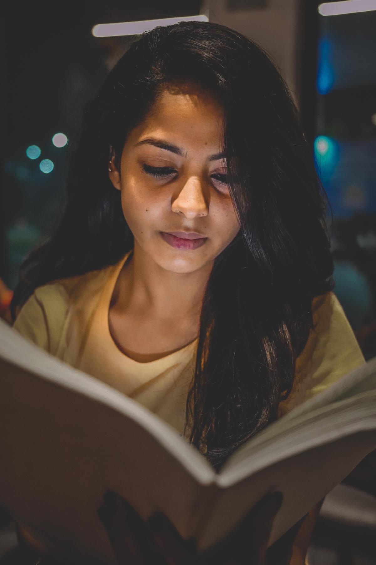 Professional and amateur photo Gallery image