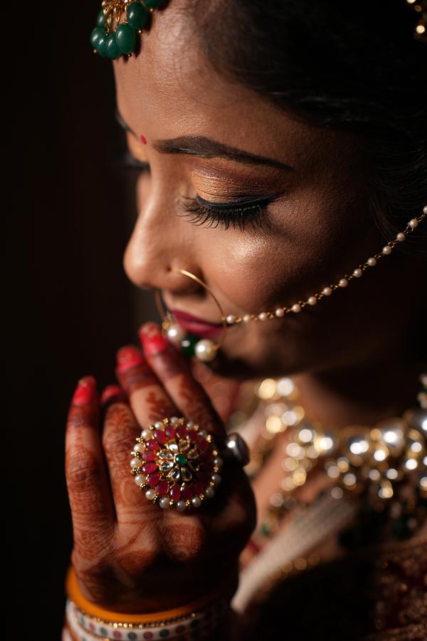 Image of Black, Lighting, Neck, Lip, Eyelash, Flash photography etc.