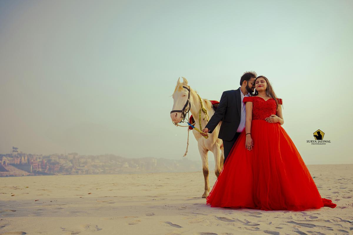 Image of Sky, Dress, Happy, Travel, Beach, People in nature etc.