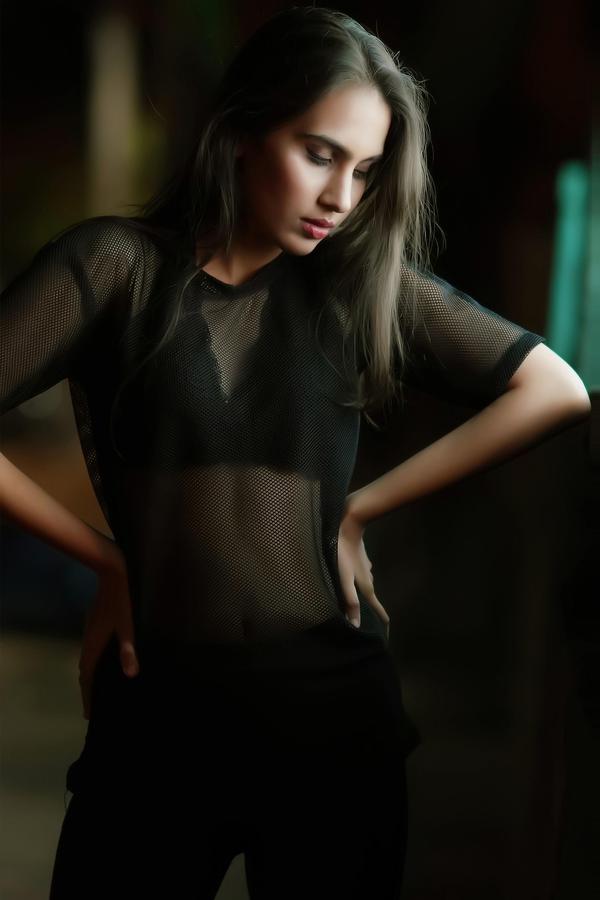 Image of Neck, Hair, Lip, Shoulder, Flash photography, Arm etc.