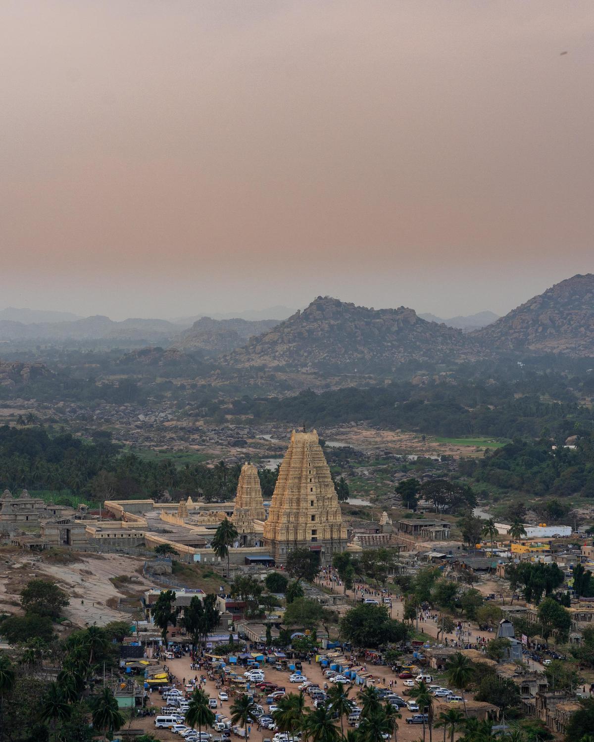 Image of Atmospheric phenomenon, Sky, Hill, Mountain, City, Tourism etc.