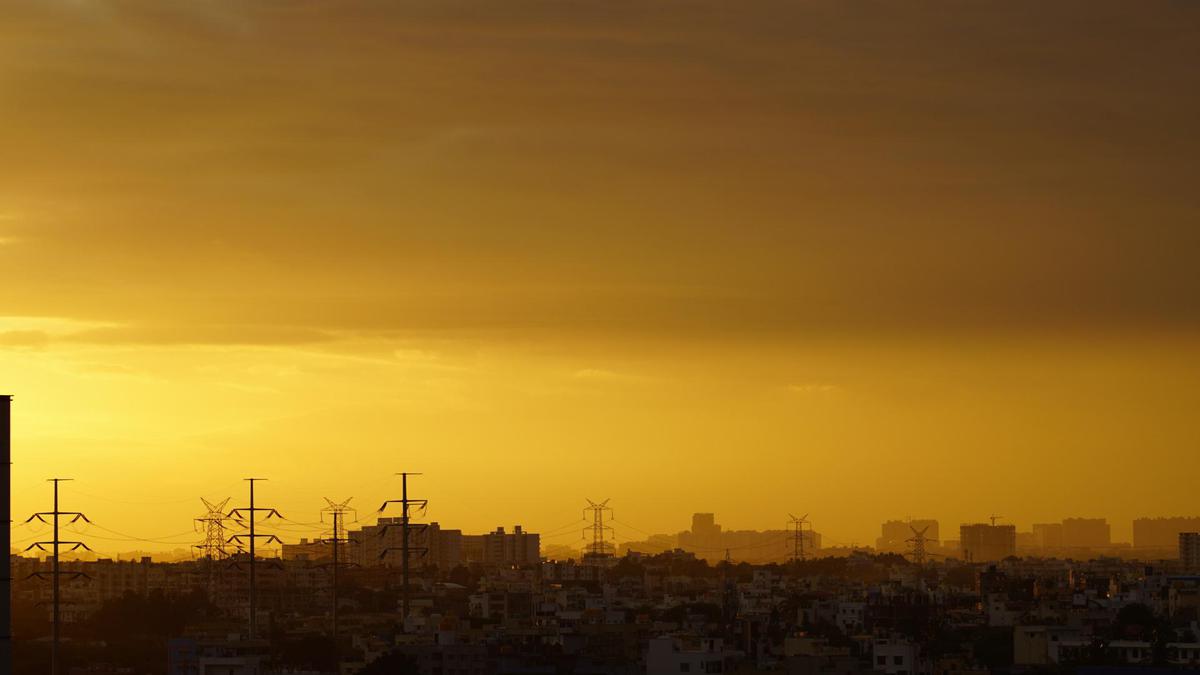 Image of Electricity, Cumulus, Sunrise, Dusk, Red sky at morning, Natural landscape etc.