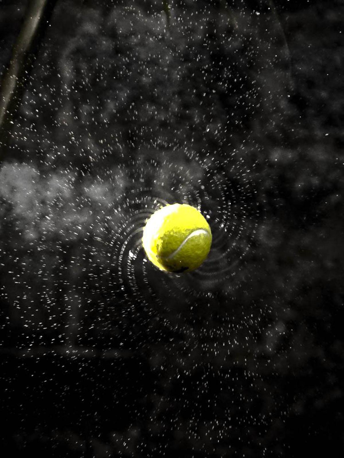 Image of Atmosphere, Ball, Tennis ball etc.